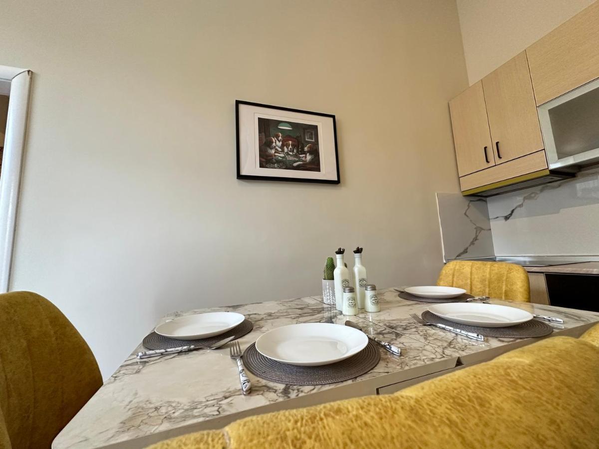 Rias Seaside Apartments Влёра Экстерьер фото