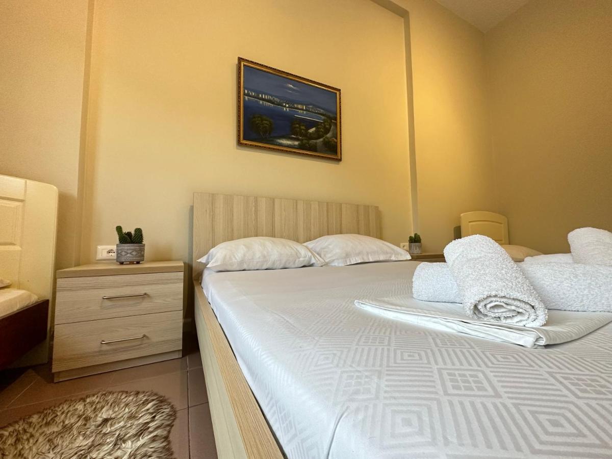 Rias Seaside Apartments Влёра Экстерьер фото