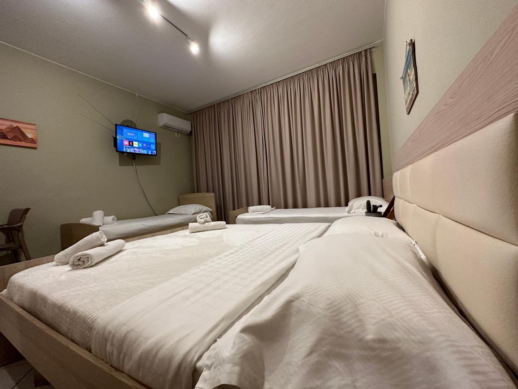 Rias Seaside Apartments Влёра Экстерьер фото