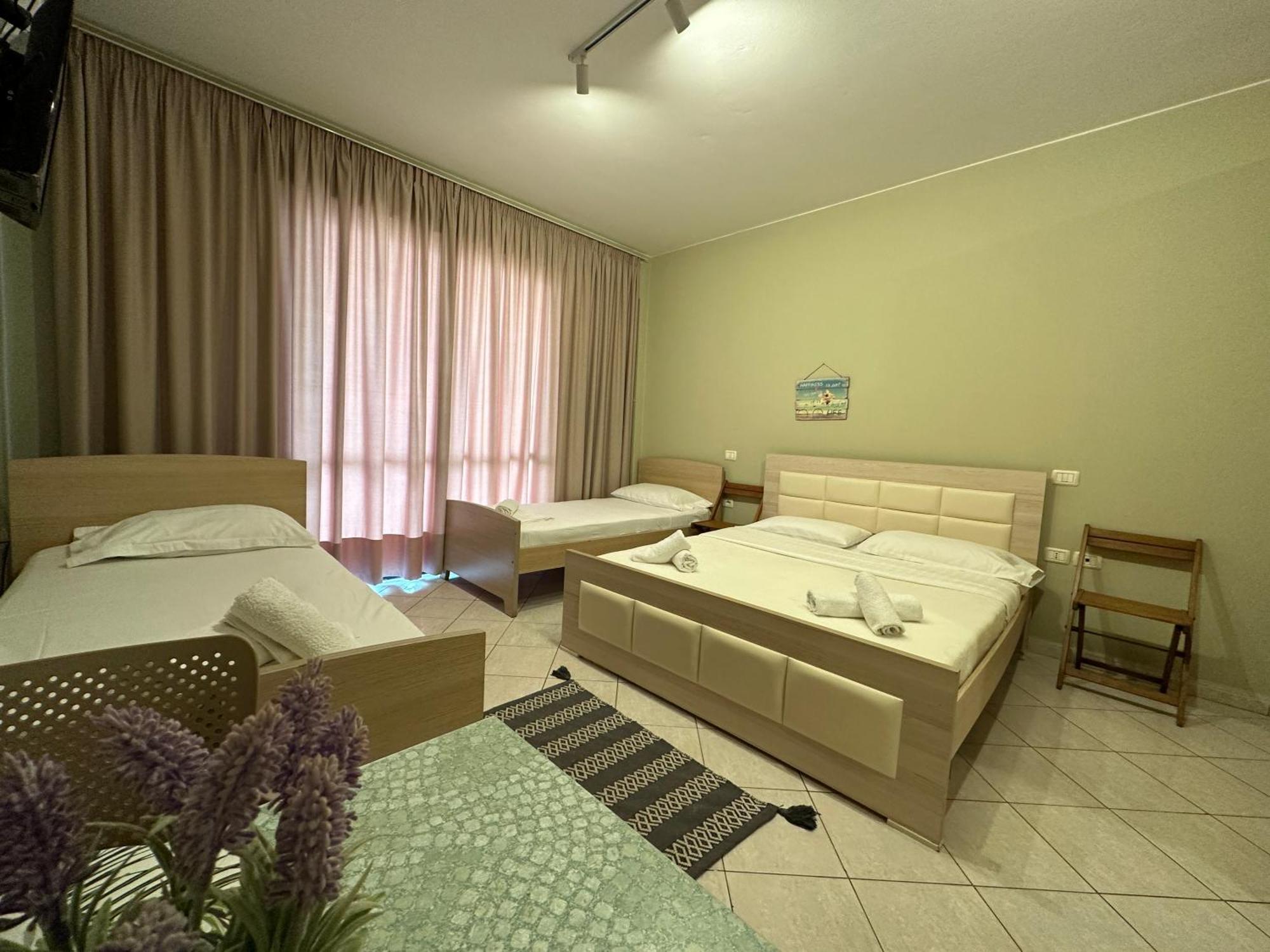 Rias Seaside Apartments Влёра Экстерьер фото