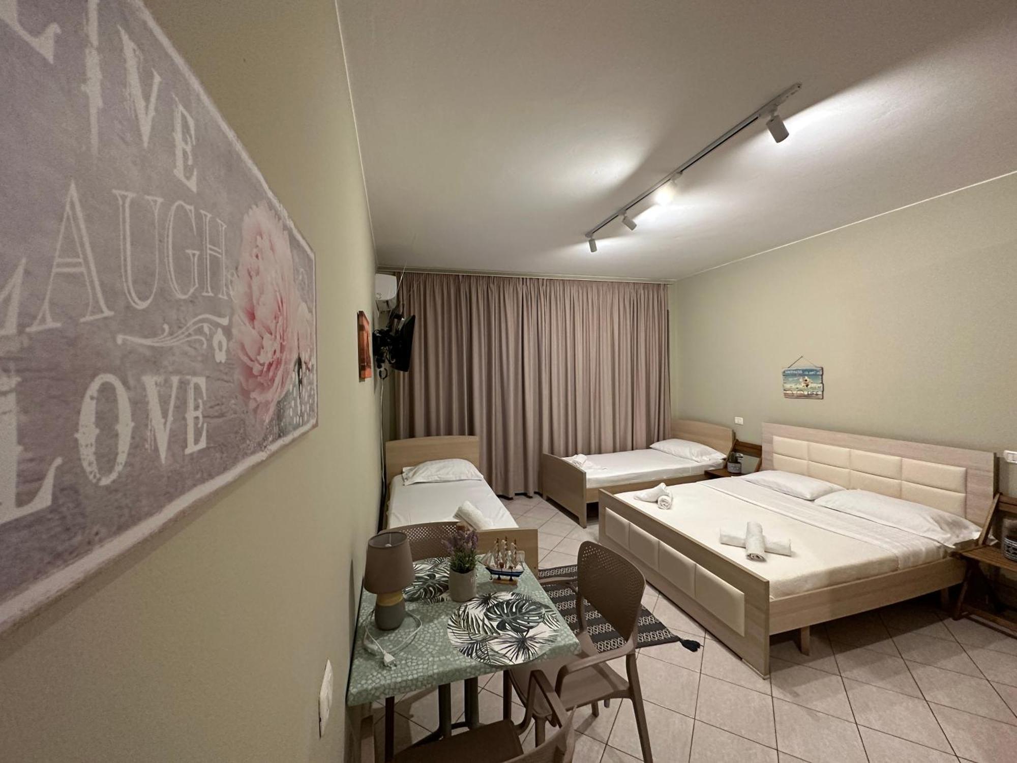 Rias Seaside Apartments Влёра Экстерьер фото