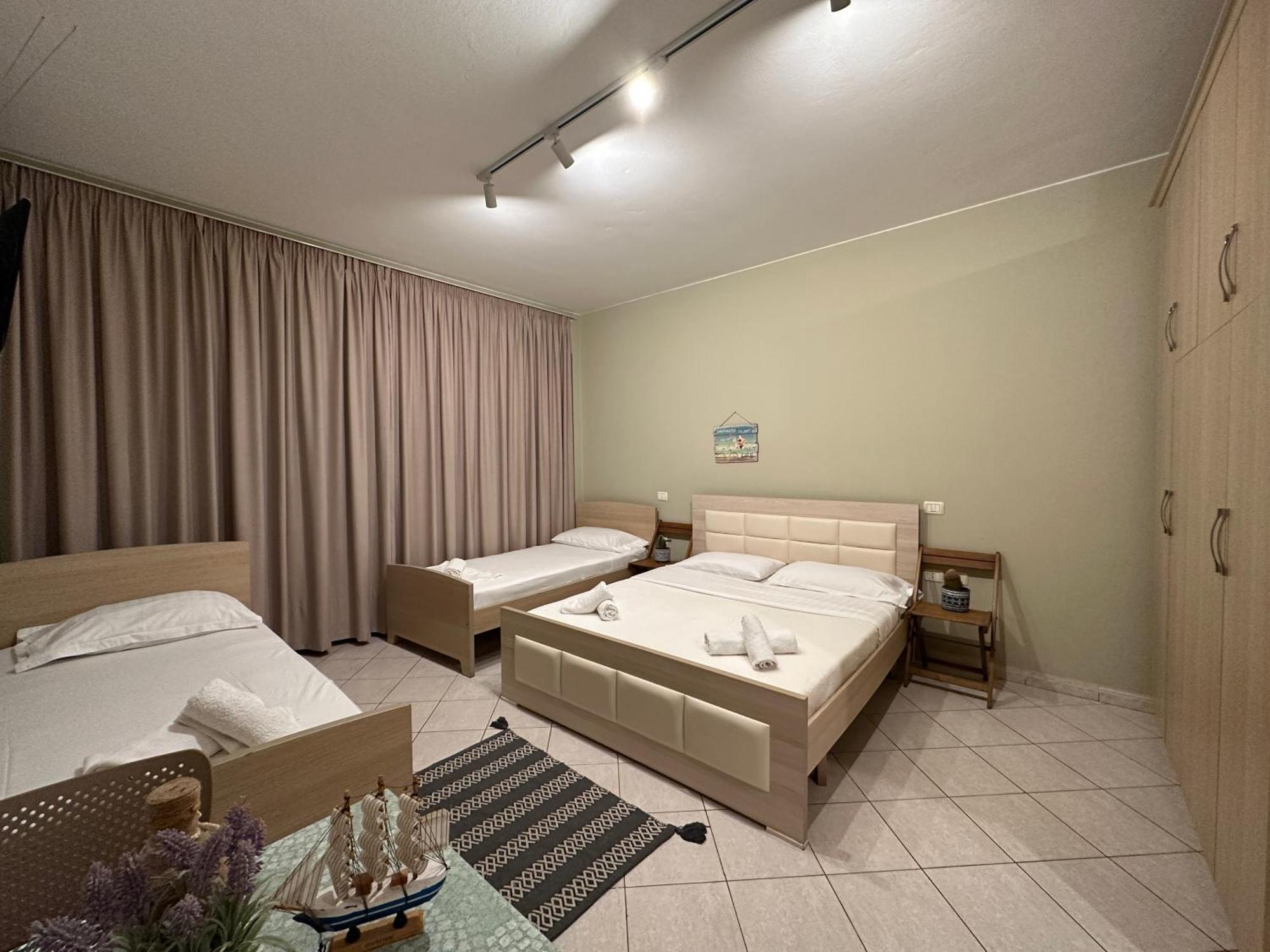 Rias Seaside Apartments Влёра Экстерьер фото