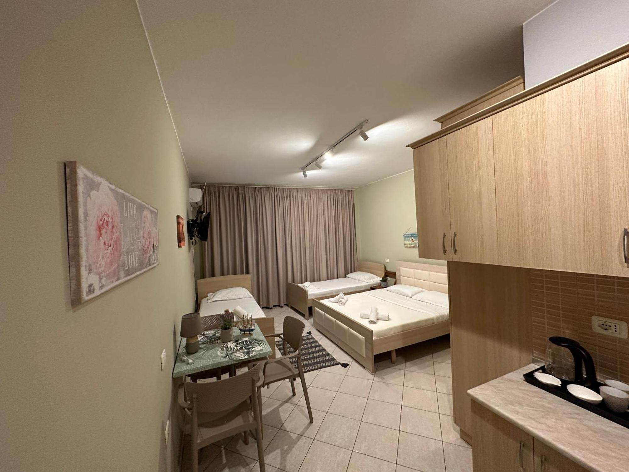 Rias Seaside Apartments Влёра Экстерьер фото